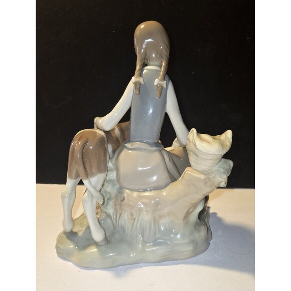 Lladro Girl with Calf, Cow 4813 Retired Rare vintage 8" - Picture 4 of 8